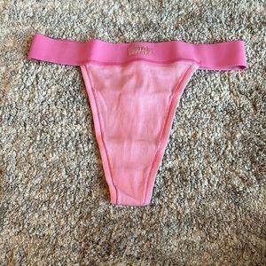Skims Bubblegum Thong XS. Also have other items in this color!